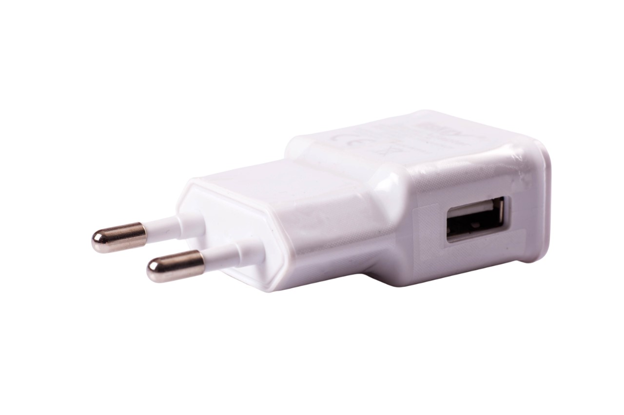 TÜM CEP MODELLER ŞARJ ADAPTÖRÜ 5V 1A  UKA-06