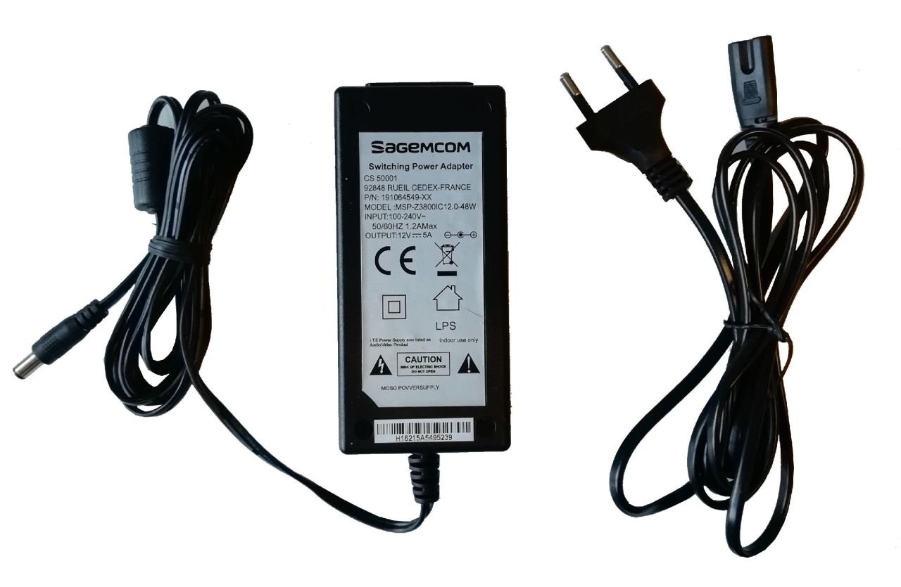 12V 5A PLASTİK KASA ADAPTÖR